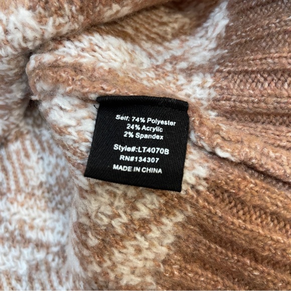 NEW! Anthropology Line and Dot Houndstooth Sweater Cozy Warm preppy trendy gift - Picture 6 of 6